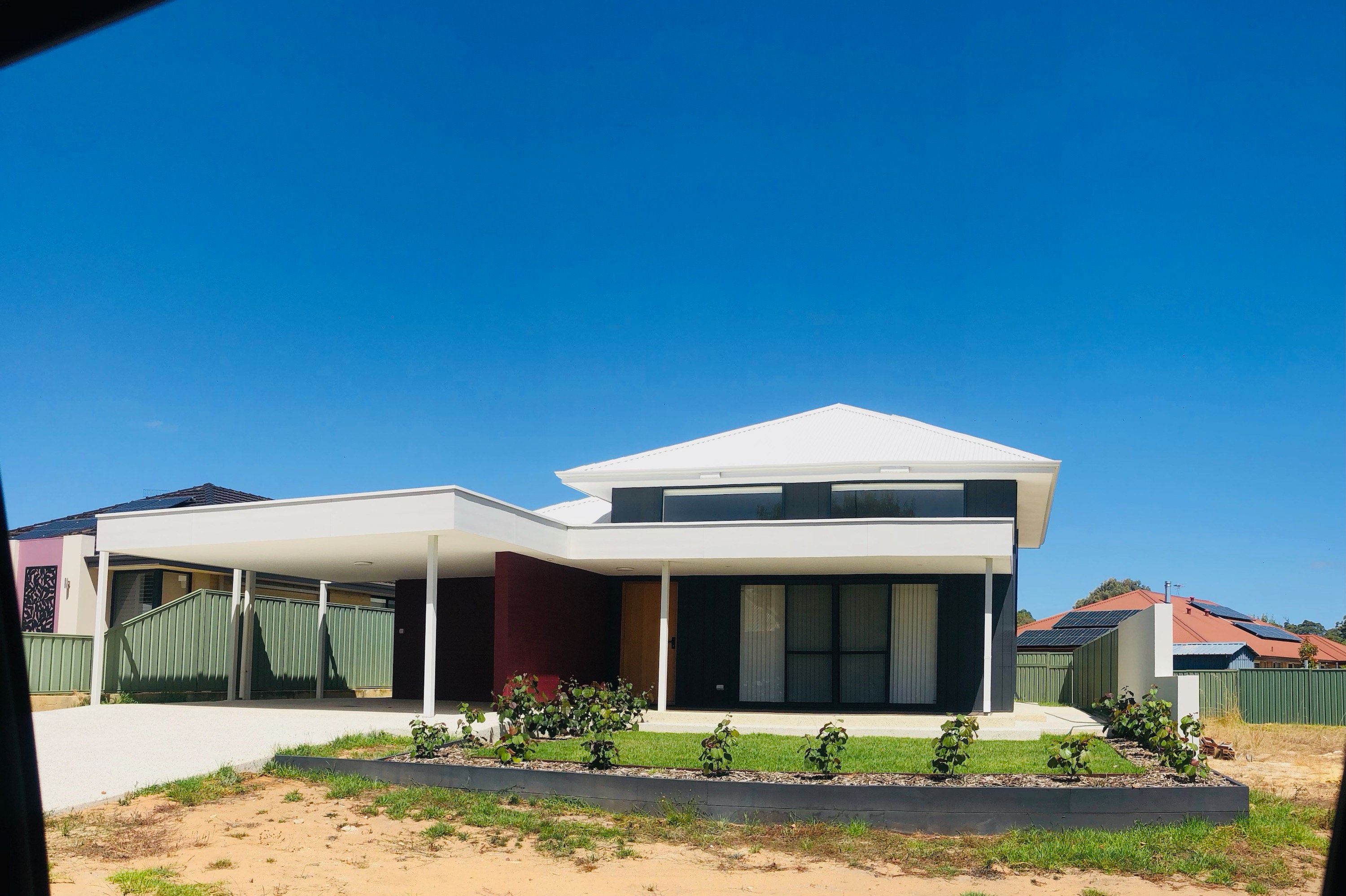 BRAND NEW HIGH QUALITY FIT OUT 4 BED & 2 BATH