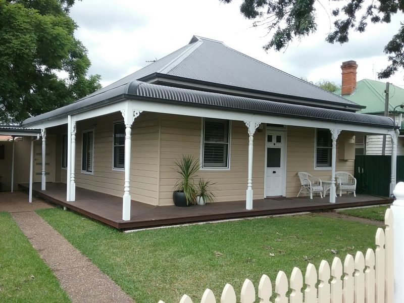 Beautifully renovated in excellent downtown location