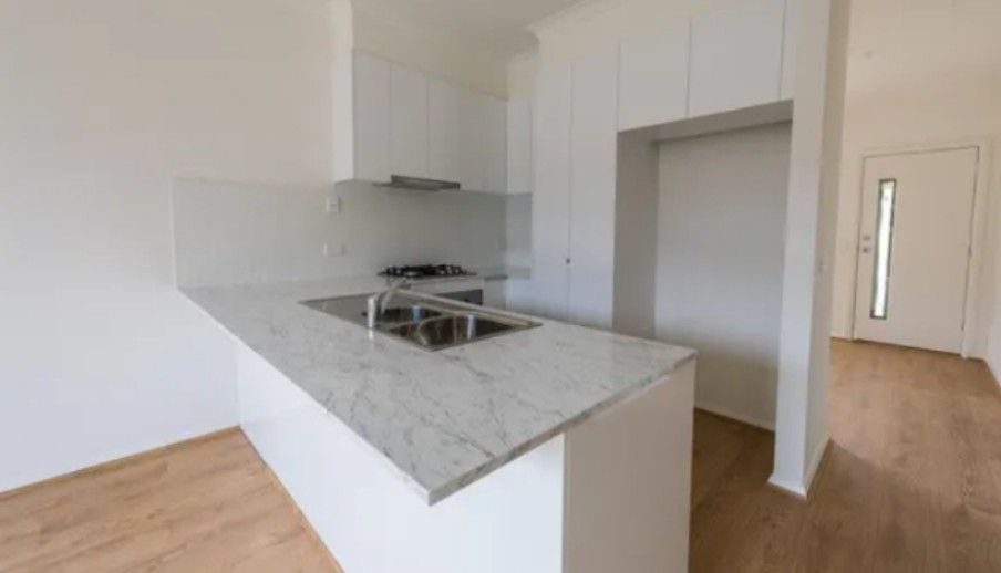 Free standing, low maintenance, no body corporate in ideal location.