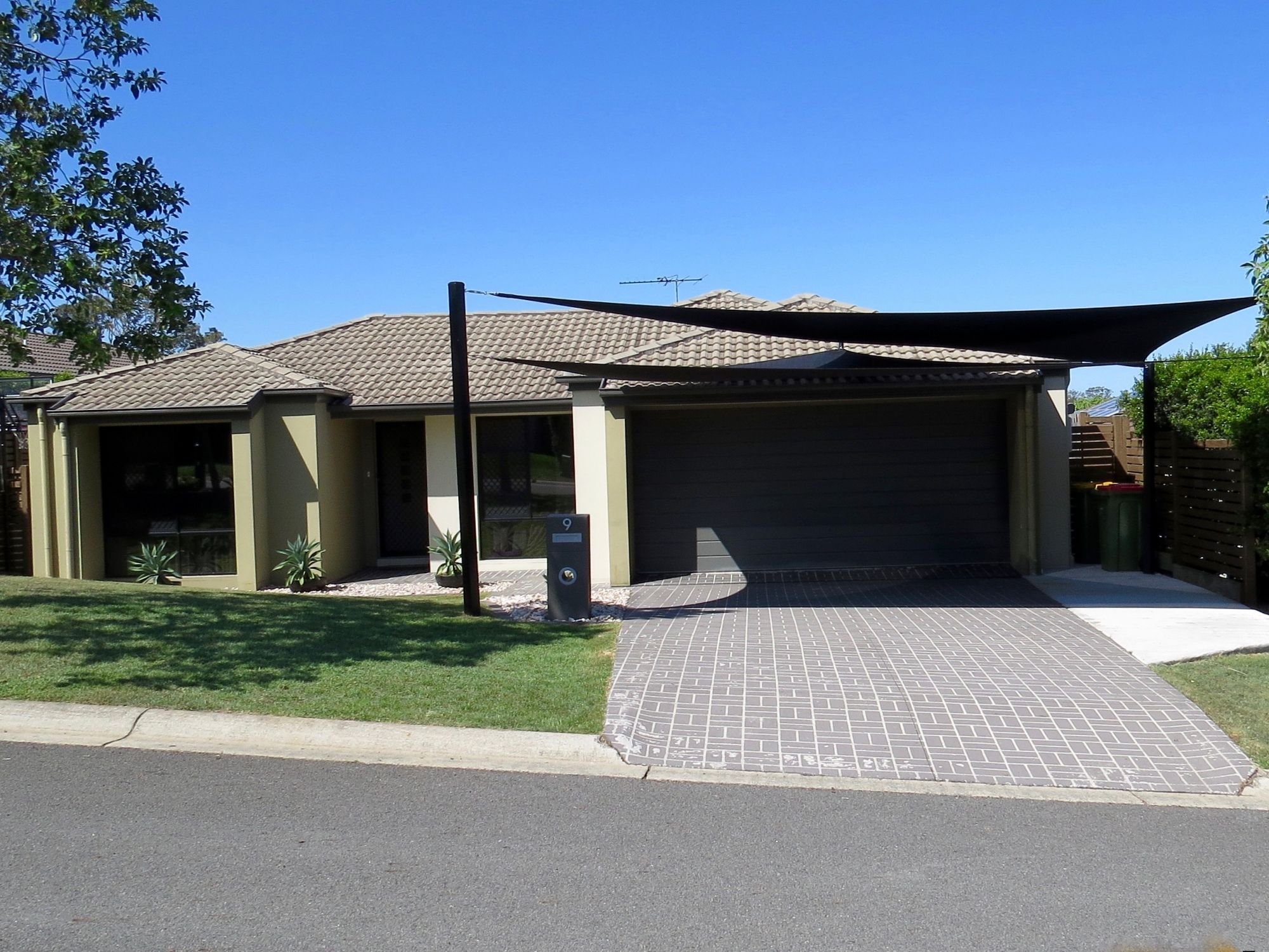 Perfectly situated family home - 4/5 Brm + Study