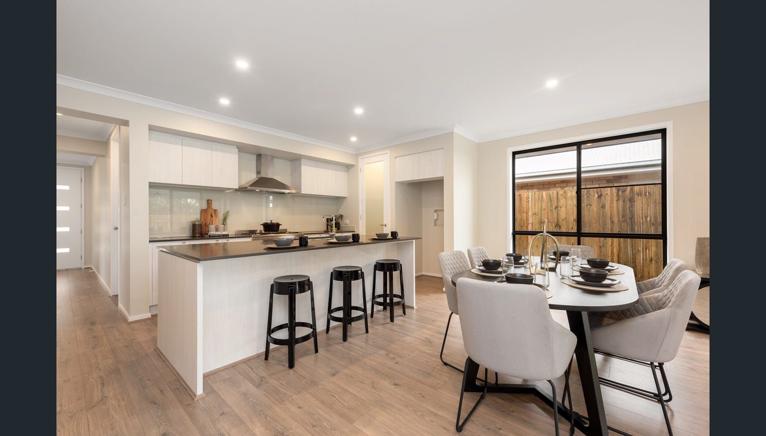 SPACIOUS 4 BEDROOM FAMILY HOME.