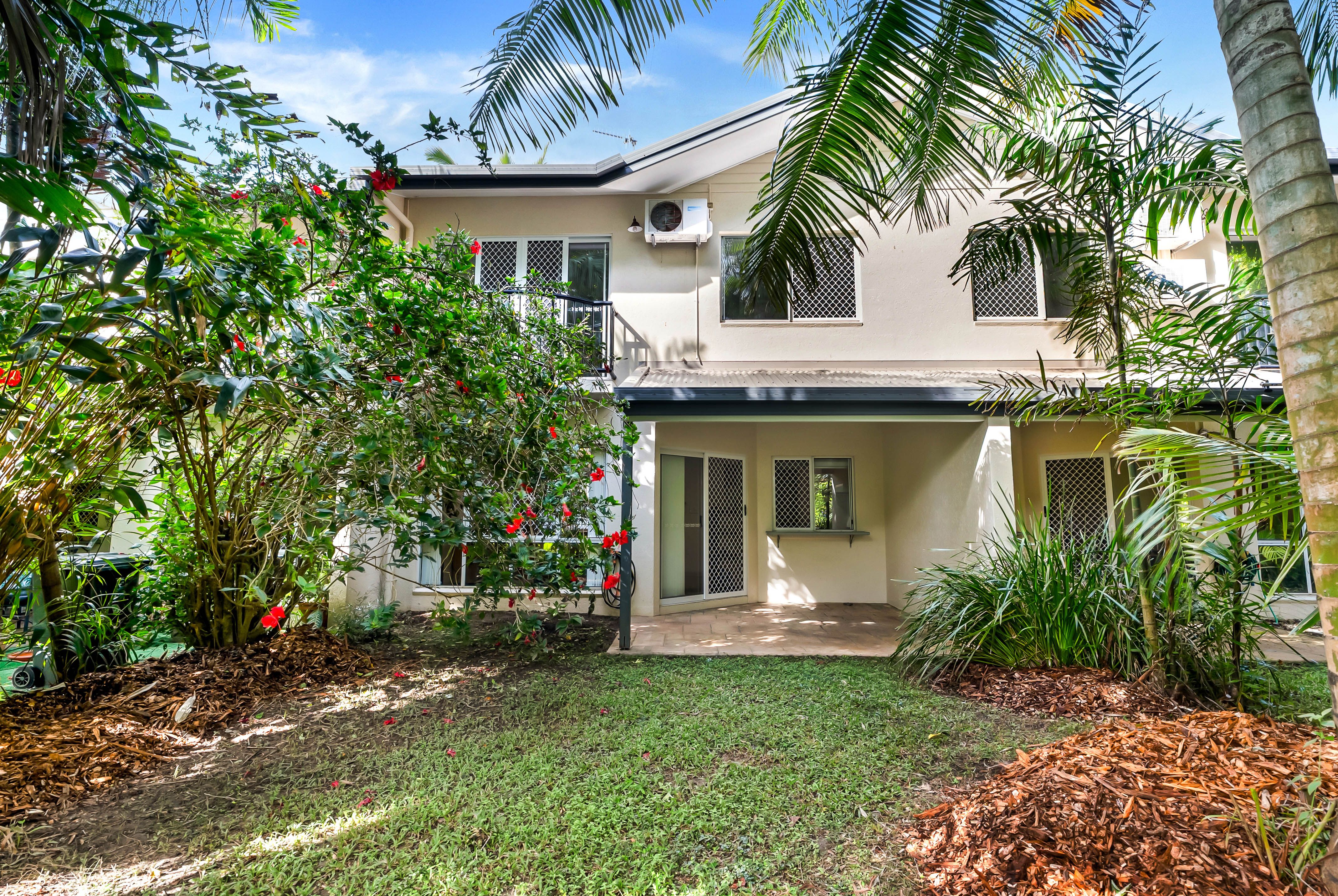 Charming Townhouse for Busy Professionals