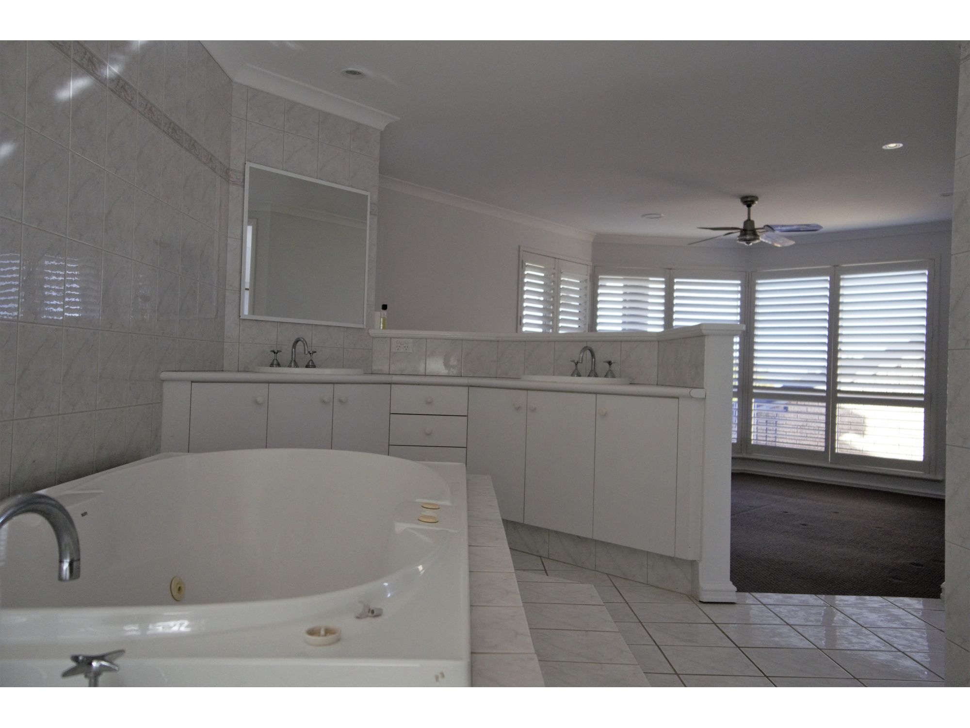 Unique Australind Home with Estuary Views