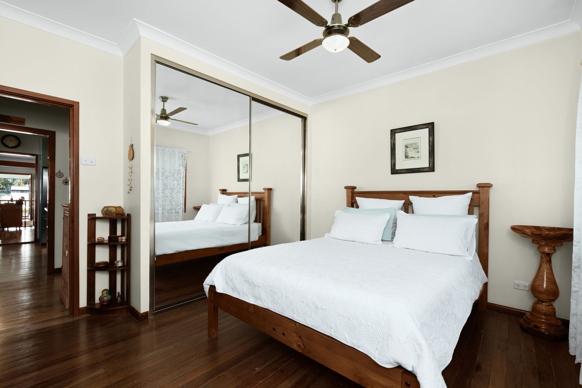 IMMACULATELY PRESENTED FAMILY HOME IN CONVENIENT LOCATION