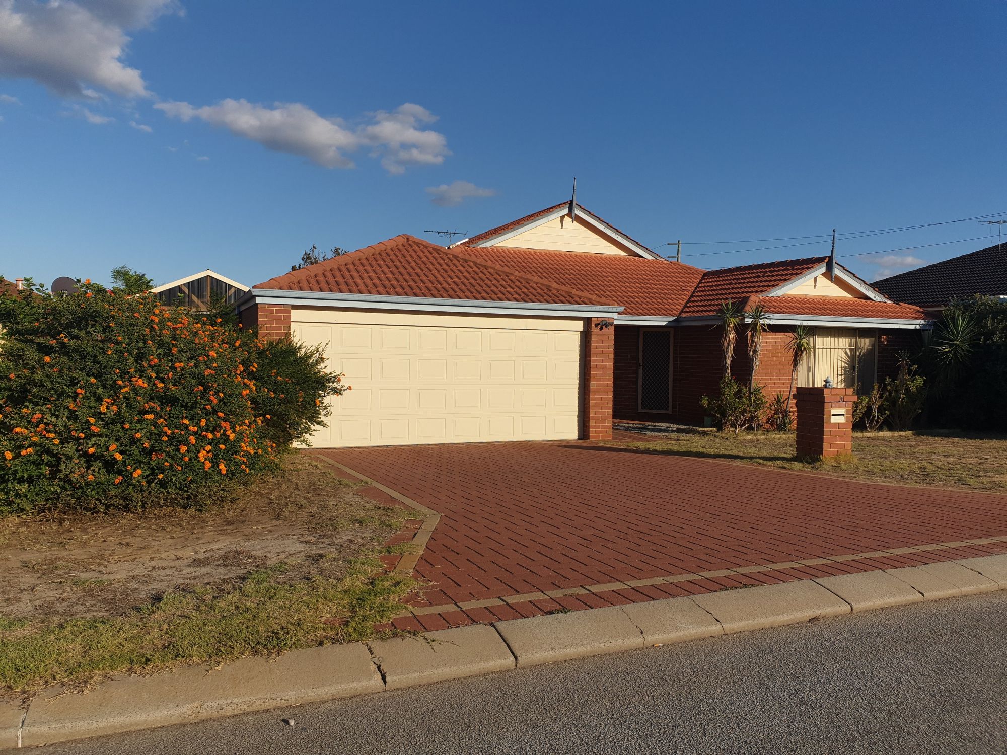 Fantastic opportunity to by A Spacious Home in the popular Caladenia Primary School Zone and walking distance to the Canning Vale Train station.