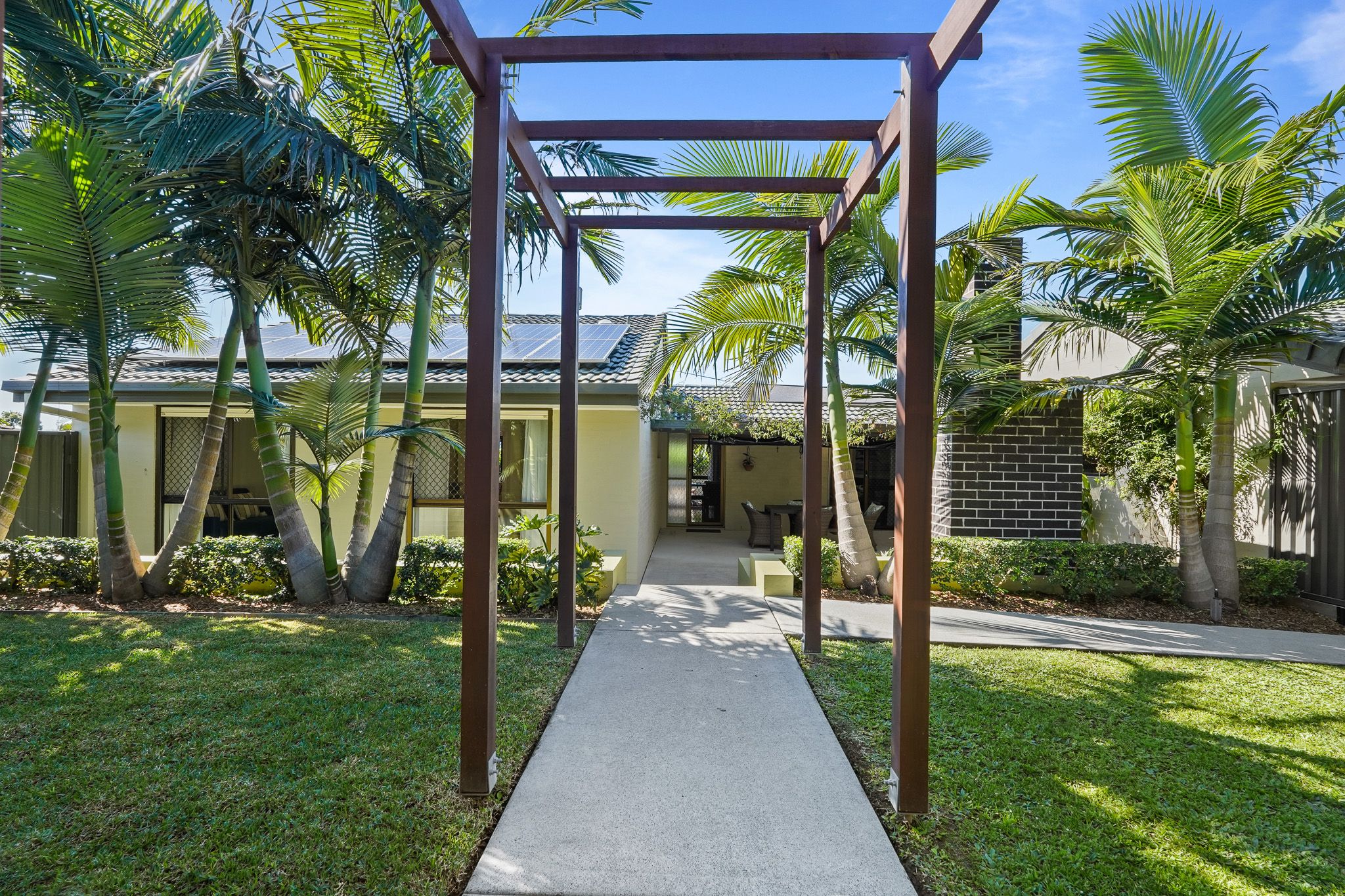 Conveniently located in beautiful Currumbin Waters, this private family oasis is only minutes from popular beaches and schools