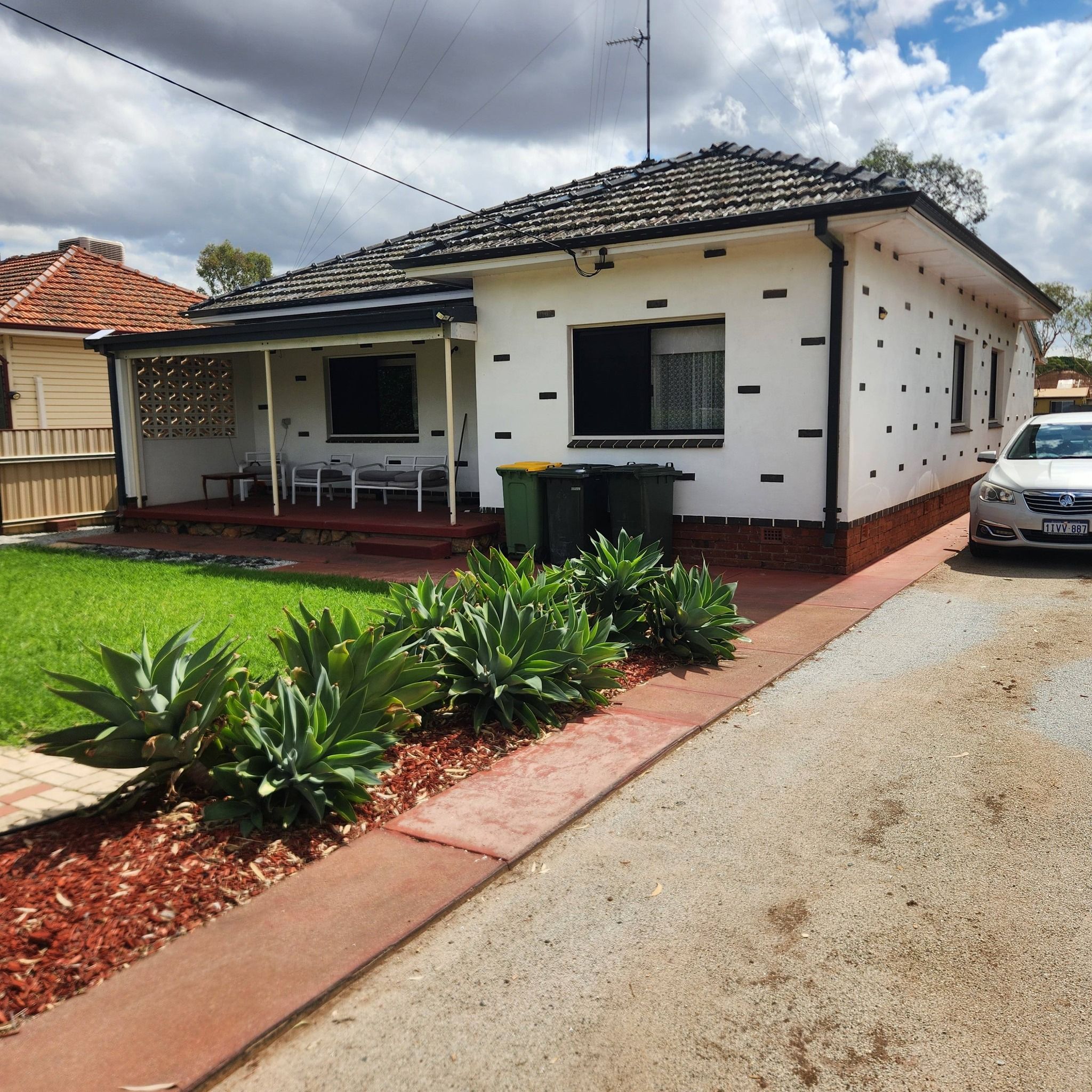 Spacious family home on 1,014m² with shed, 3-phase power & future potential