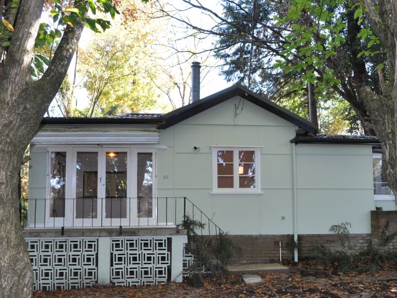 Prime South Katoomba location. First time on the market in 30 years.