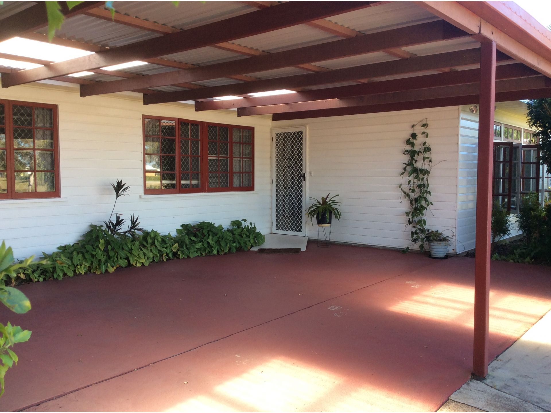 A SPACIOUS FAMILY HOME WITH DUAL LIVING! -- Open for inspection almost any time