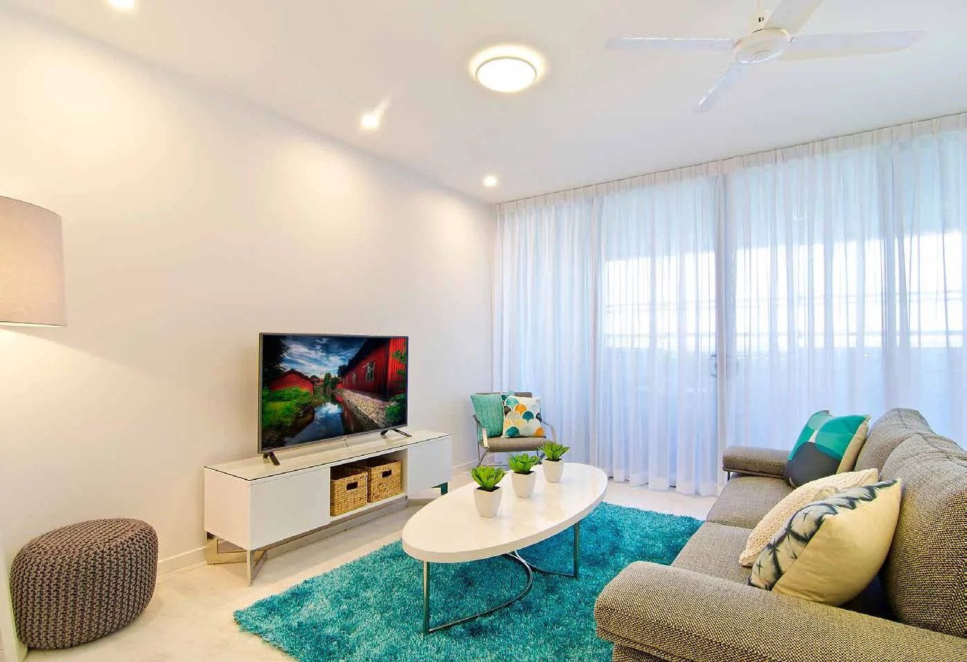 Coast Living at a fantastic location!