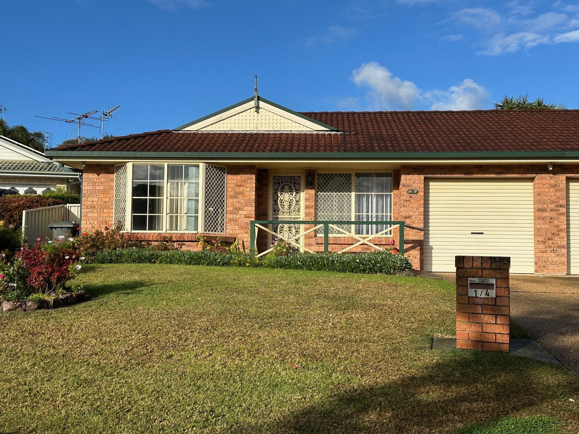 TORRENS TITLE DUPLEX - NO STRATA FEES!