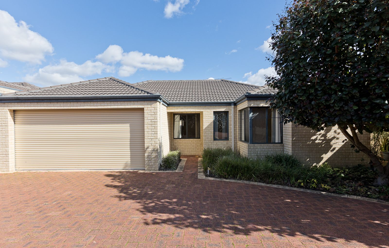 Superbly located and spacious villa