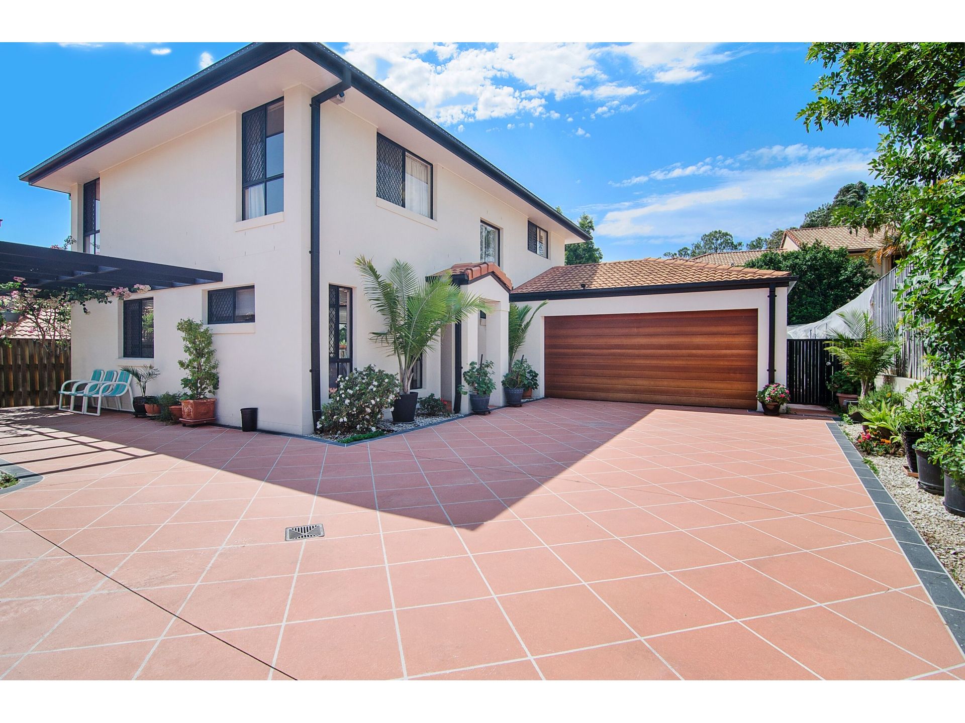 Spacious Freestanding Duplex Unit