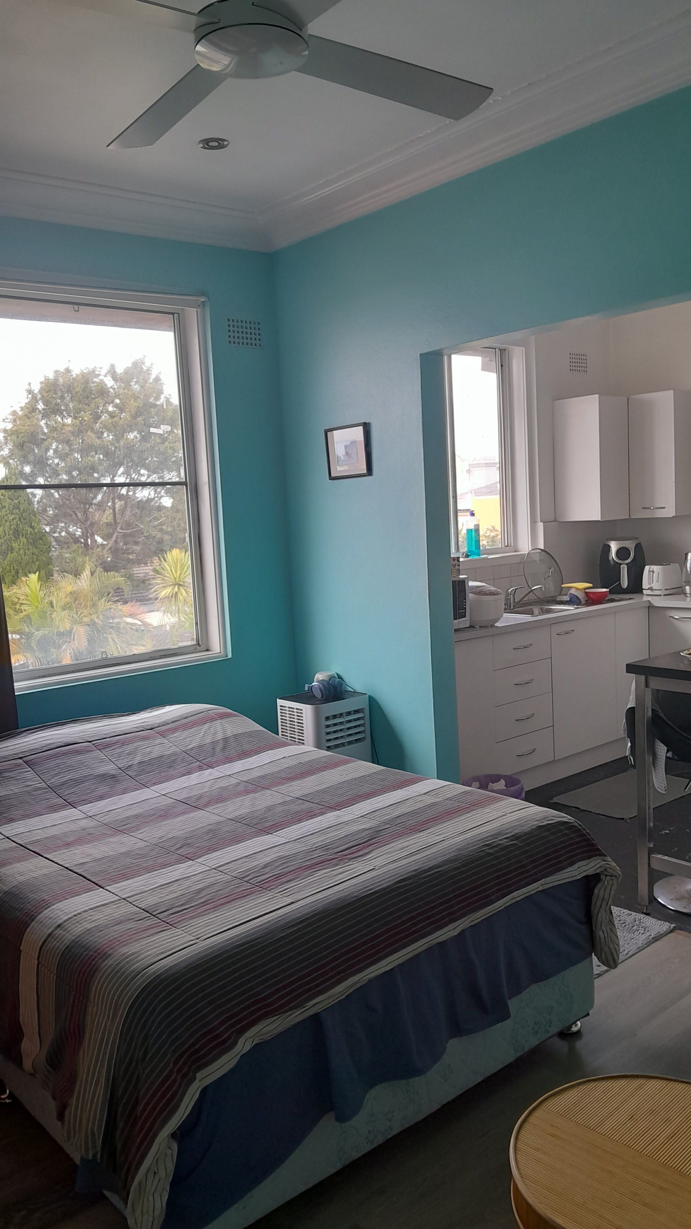 1 bed unit plenty of natural light