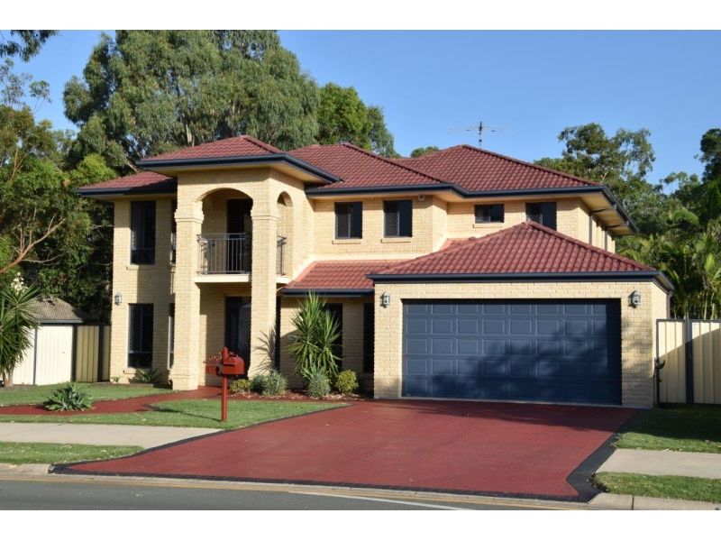 Large family home on rare large block in great location