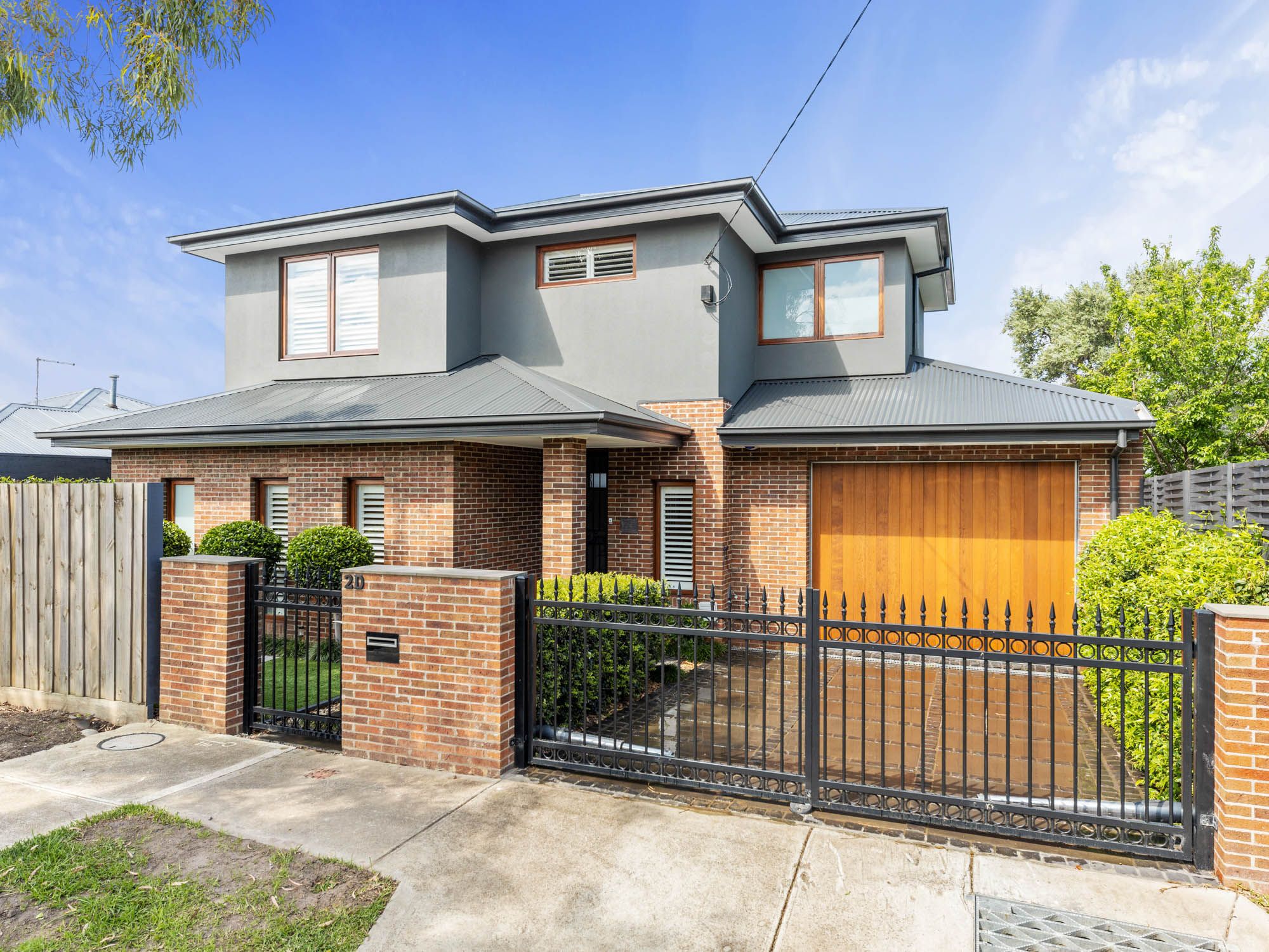 PRIVACY, LUXURY, LOCATION - Thornbury fringe.