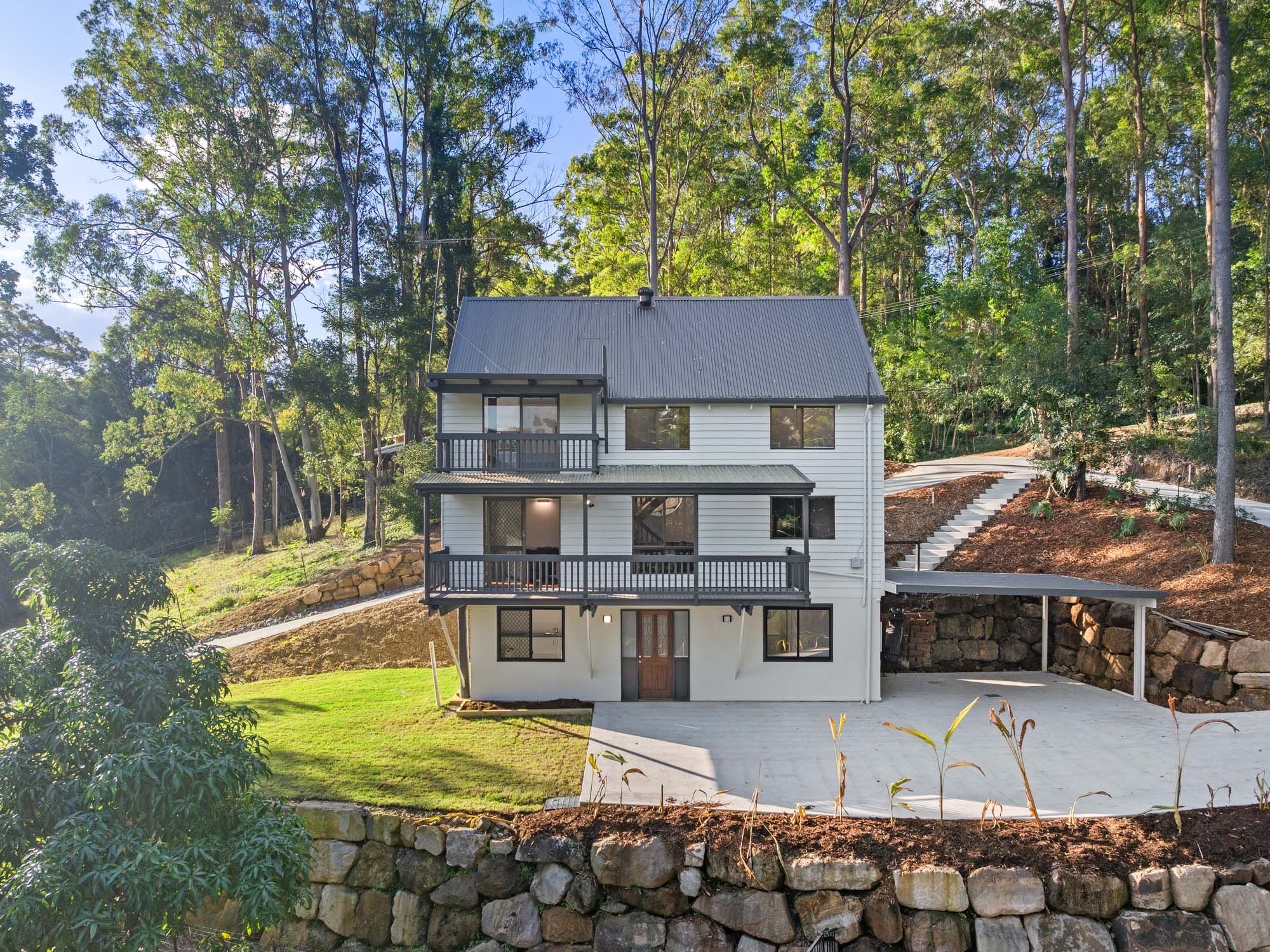 2 Full Houses on 1 Acre !! Move in tomorrow!!