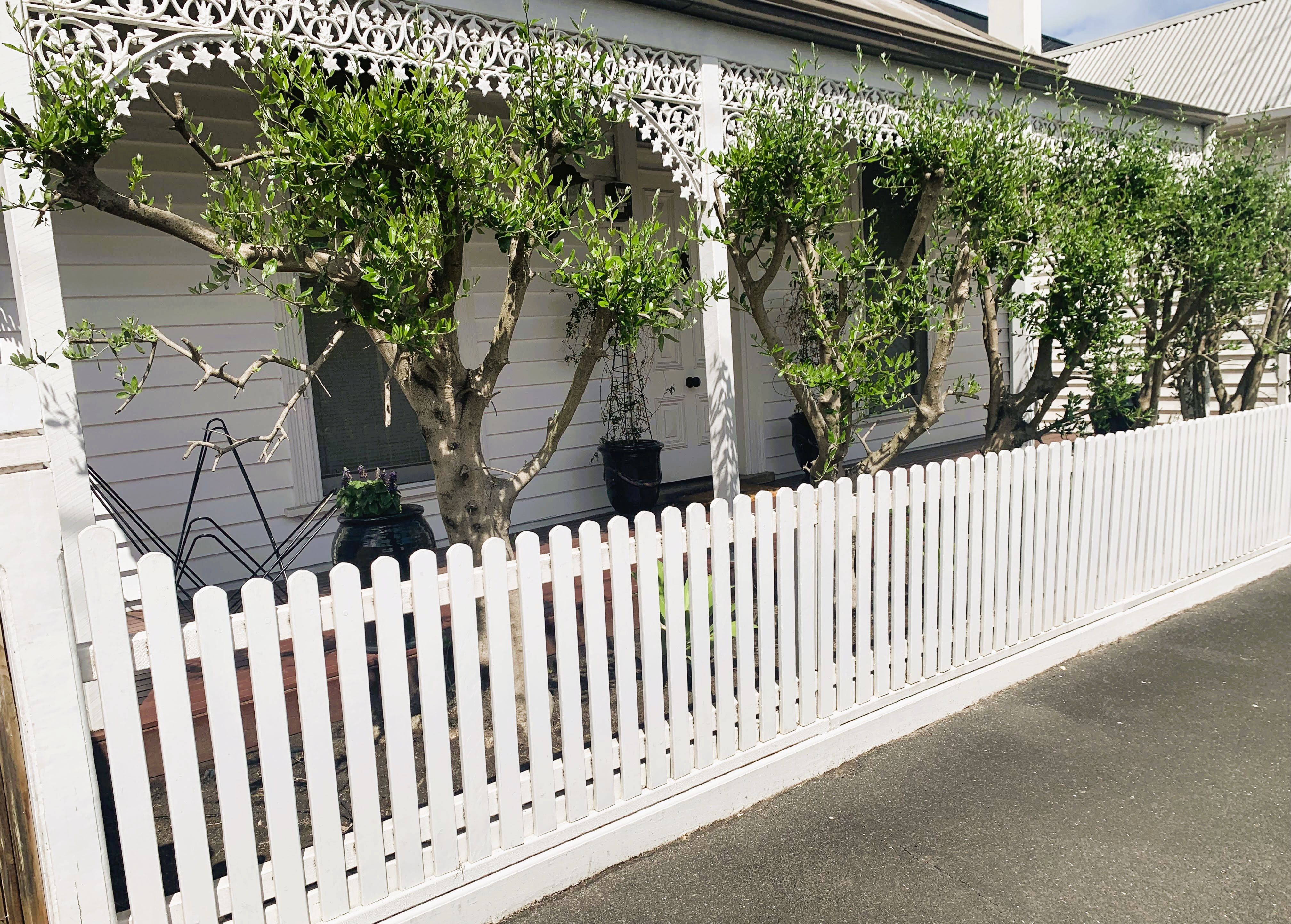 ELEGANT & ATTRACTIVE DOUBLE FRONTED VICTORIAN HOME