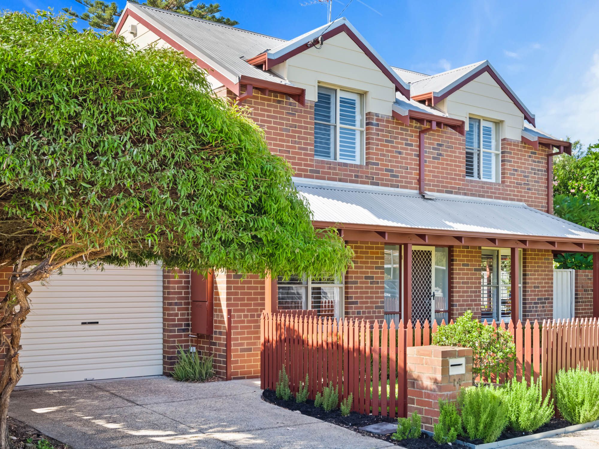Sophisticated, Spacious & Modern Family Living in Lovely Maylands