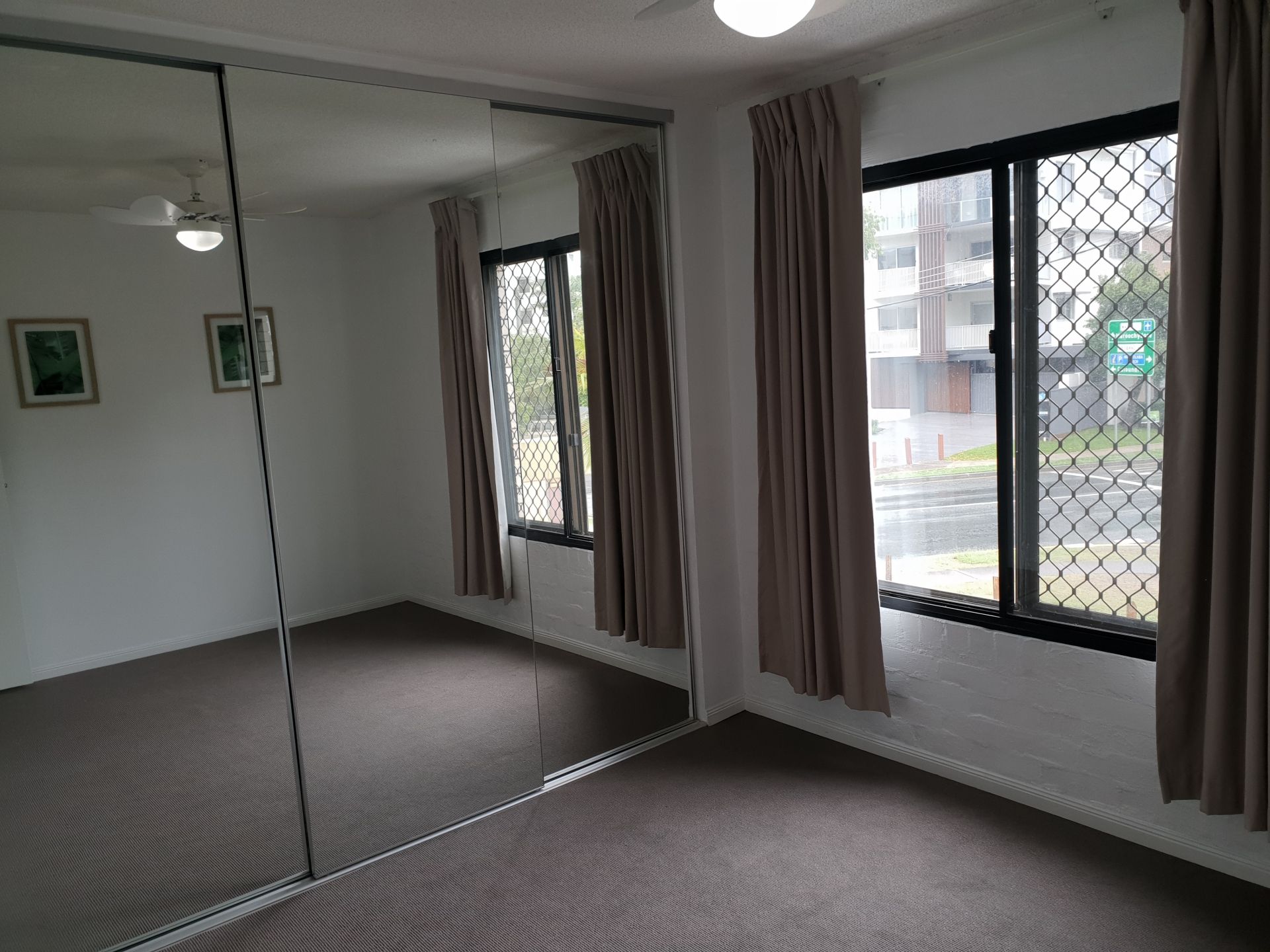 Mooloolaba 2 beds/balcony/ garage/parking. Fabulous apartment, fantastic location.