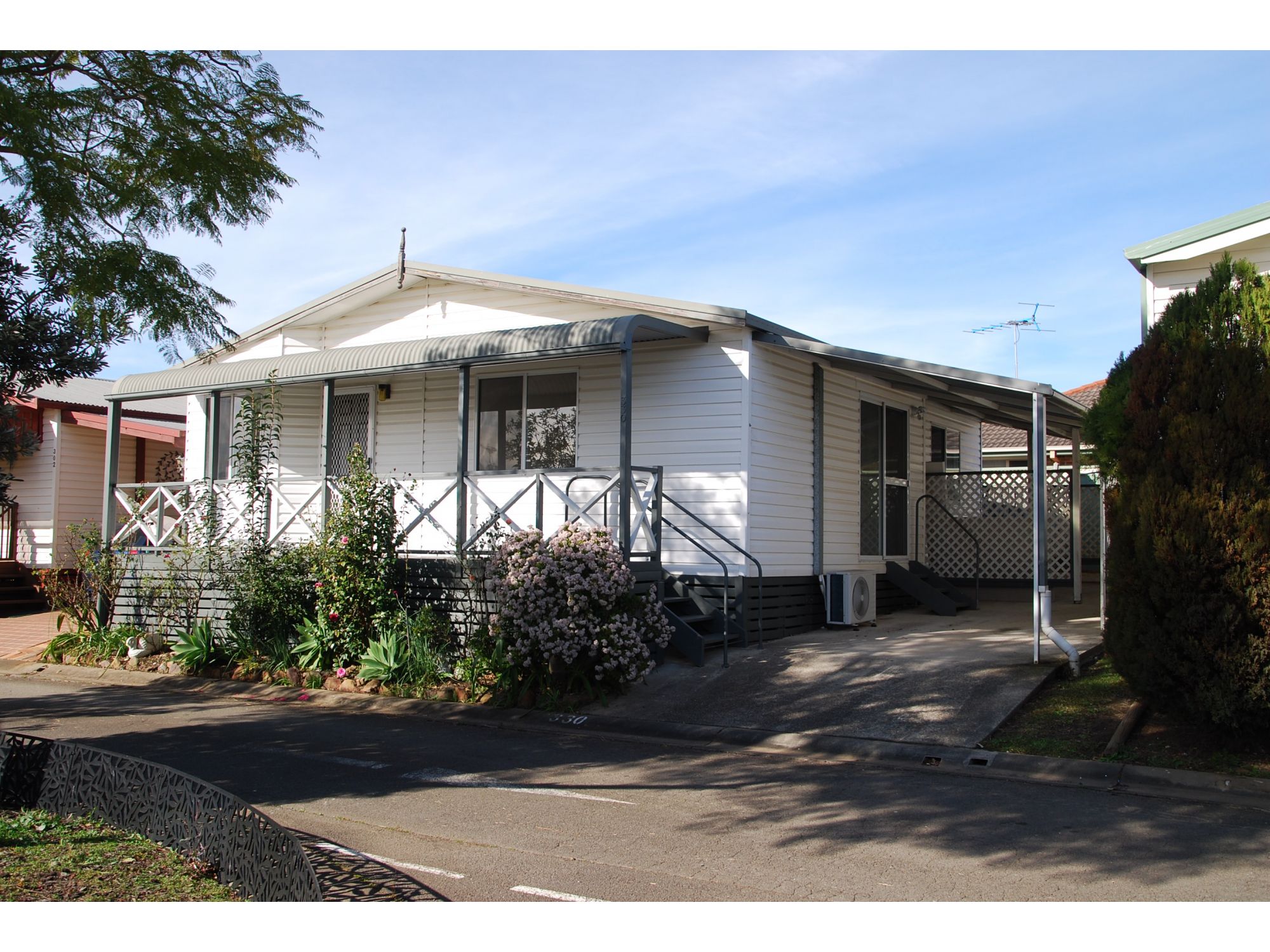Lovely renovation, bright and airy.