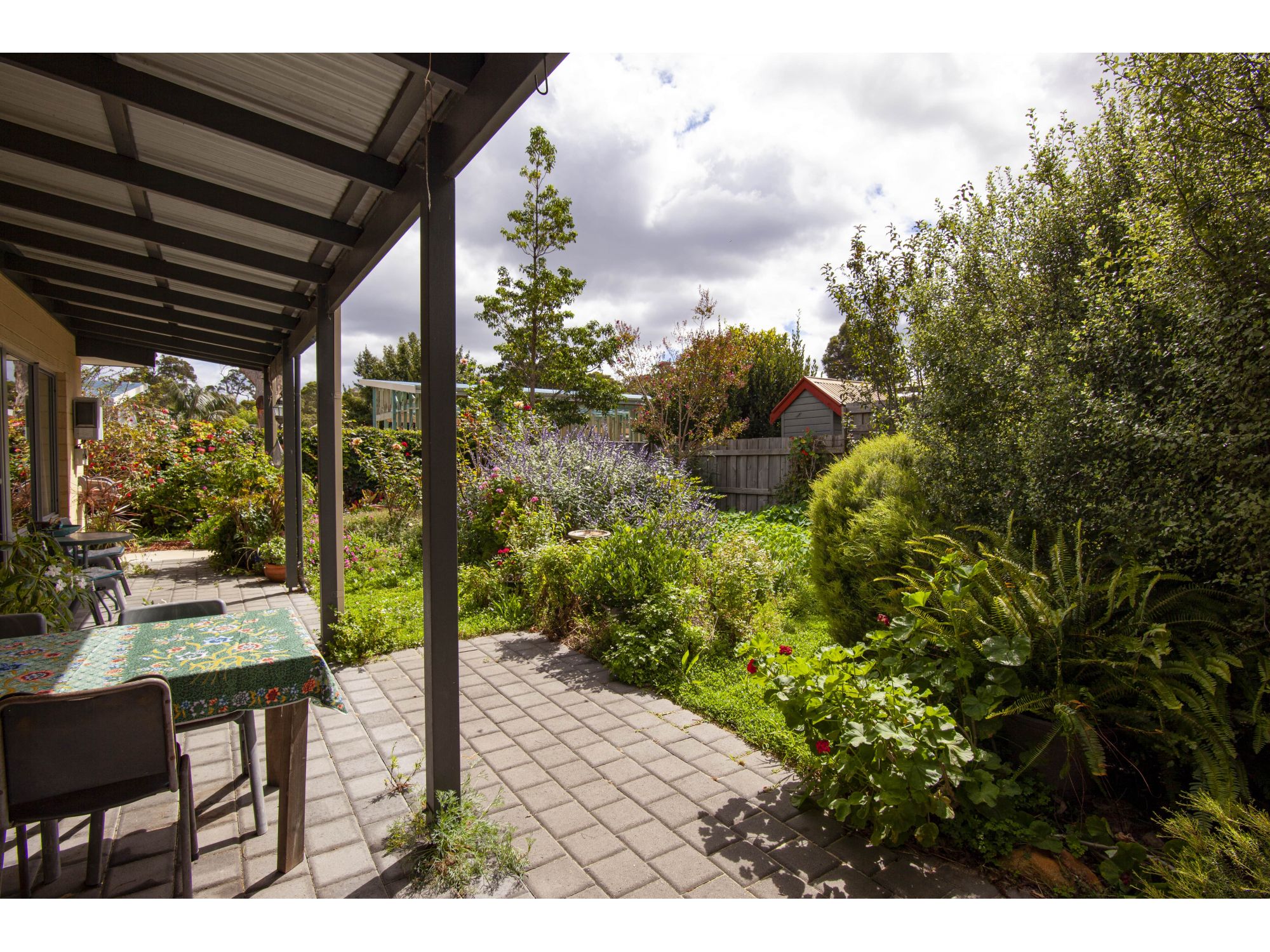 A unique character property in a great central location, plus a well designed and private 2x1 with separate lane access.