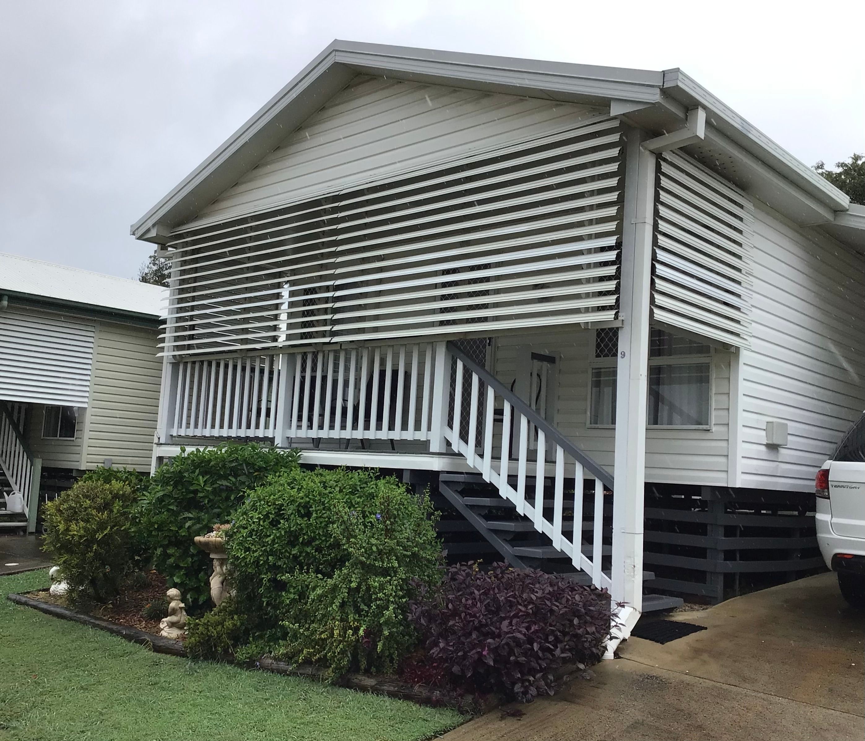 2 Bedroom unit, great location and features