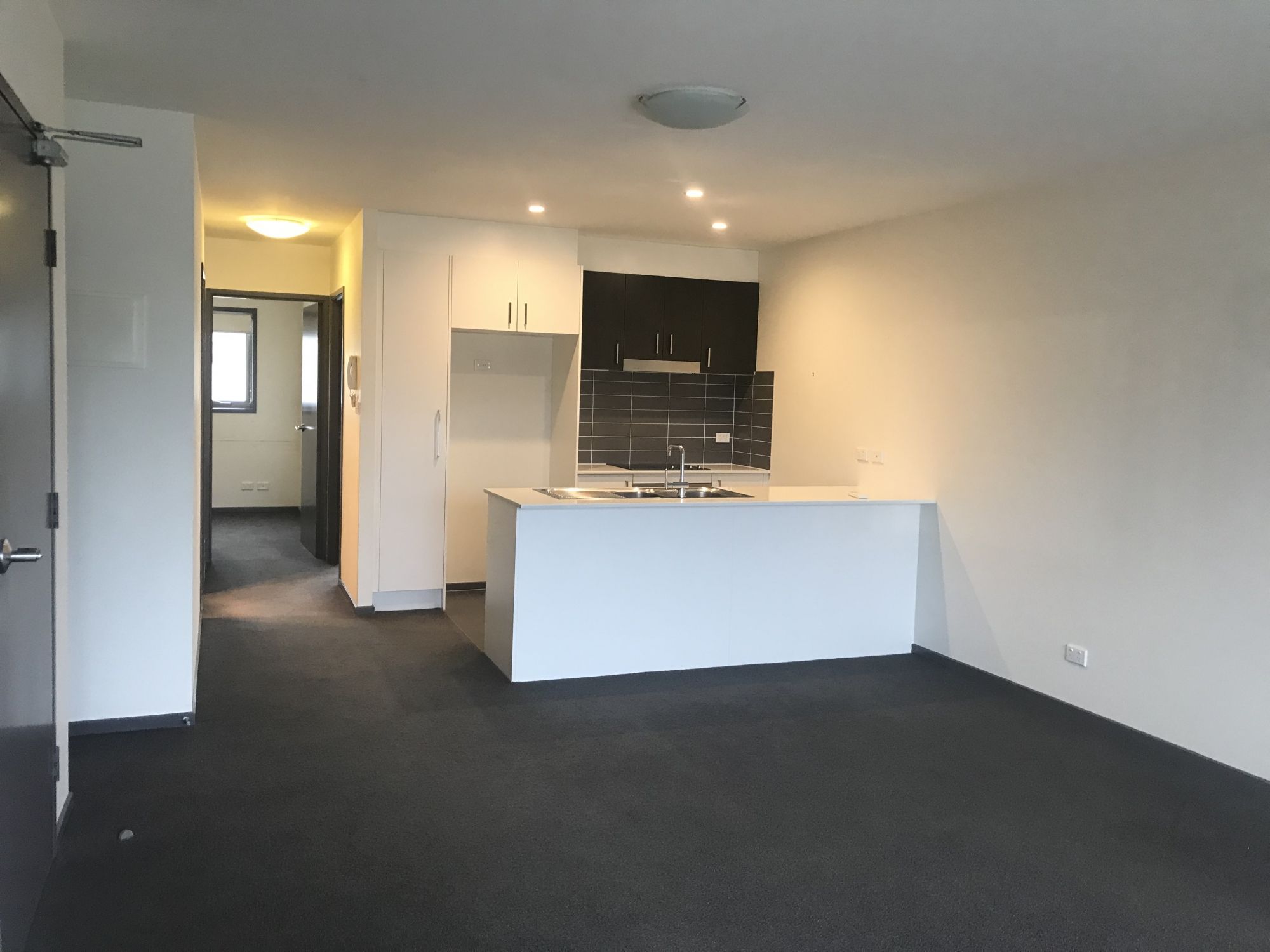 Unit 60/41 Clare Burton