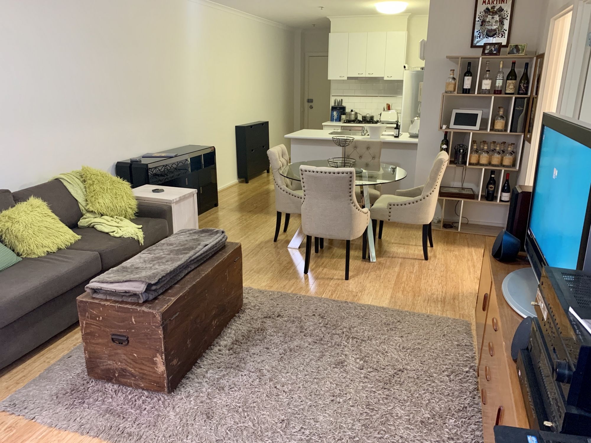 Immaculate apartment in perfect location