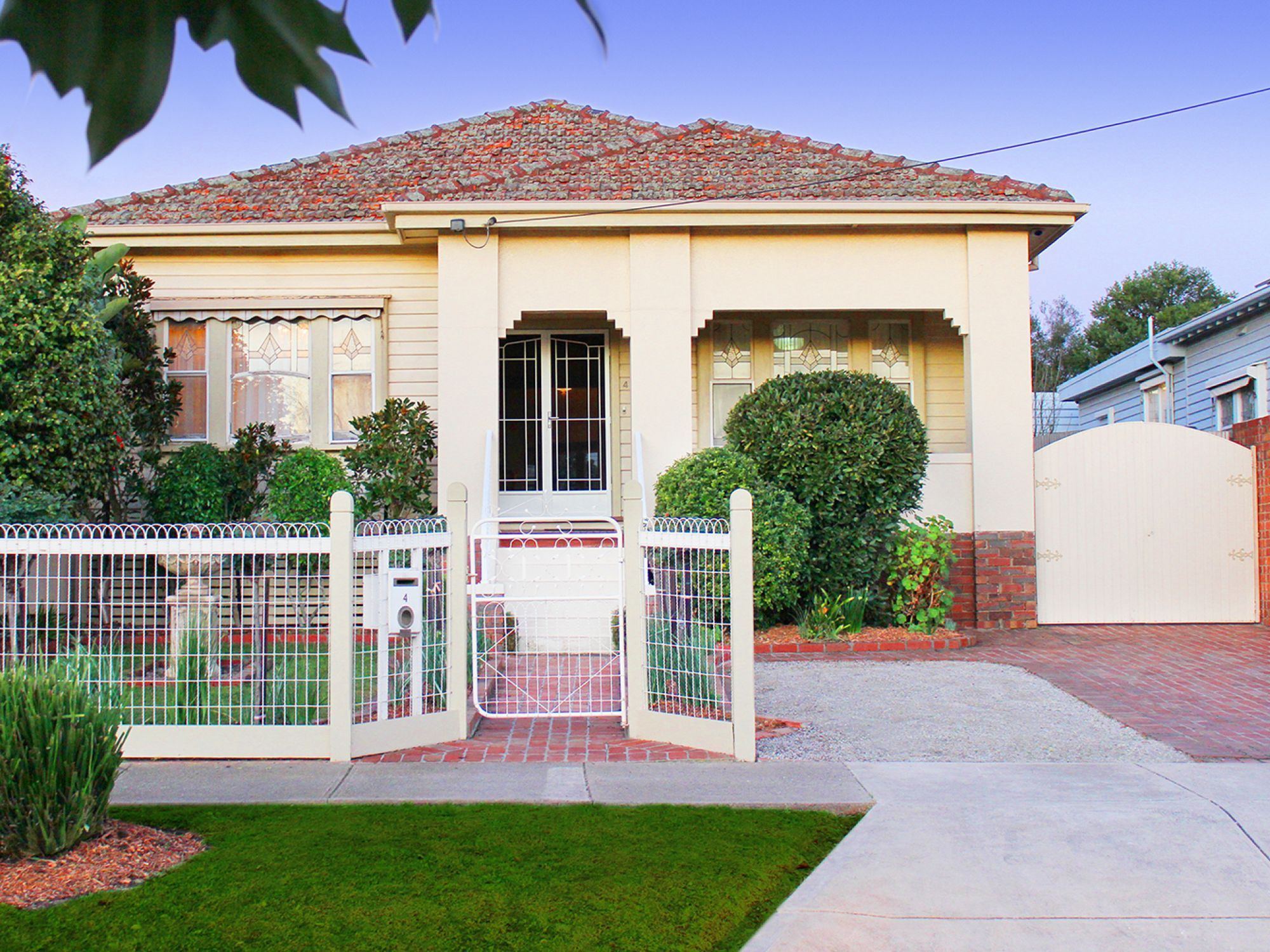 BEAUTIFUL FAMILY HOME IN THE HEART OF COBURG