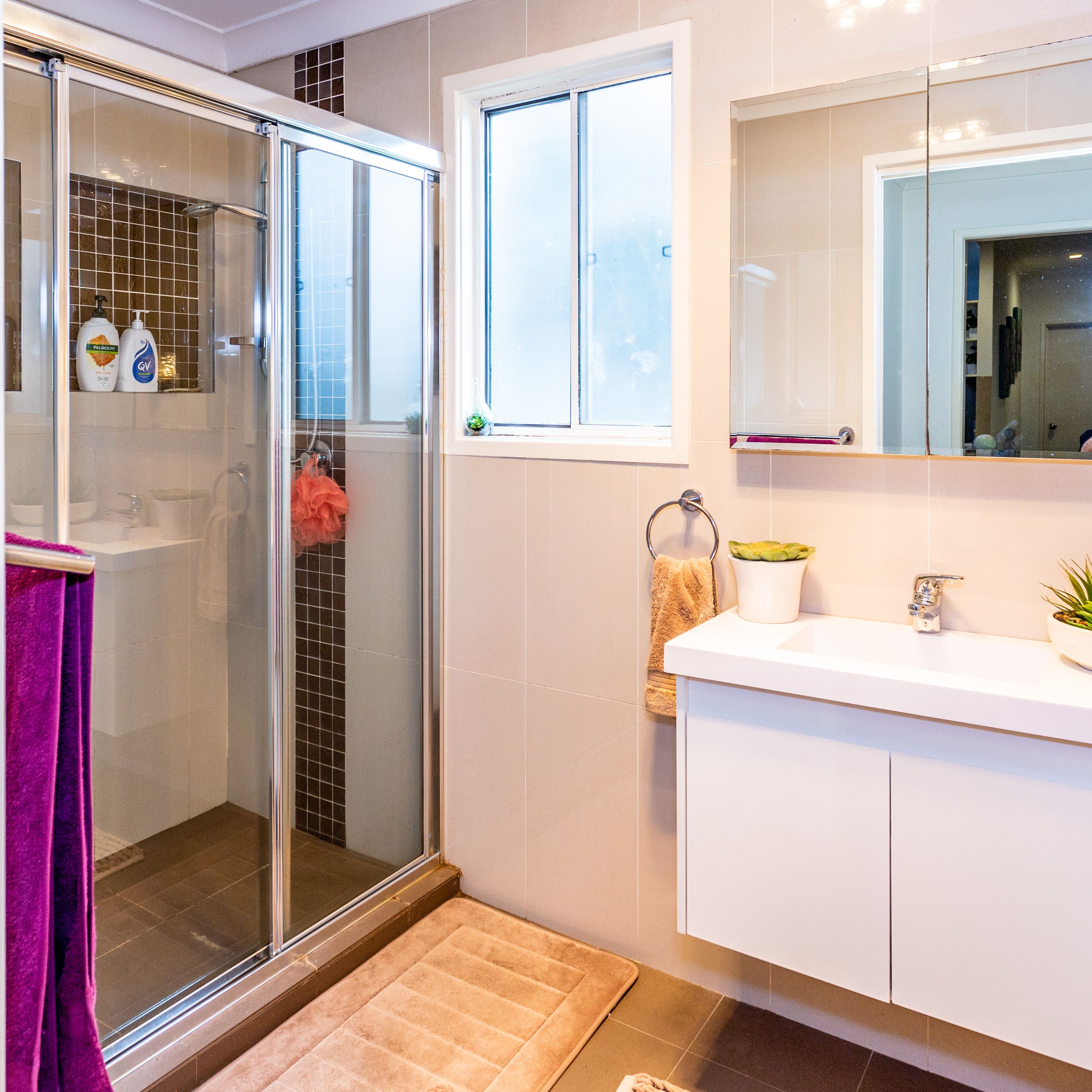 Huge, Huge, Huge 3 bedroom fully renovated with great outlook.