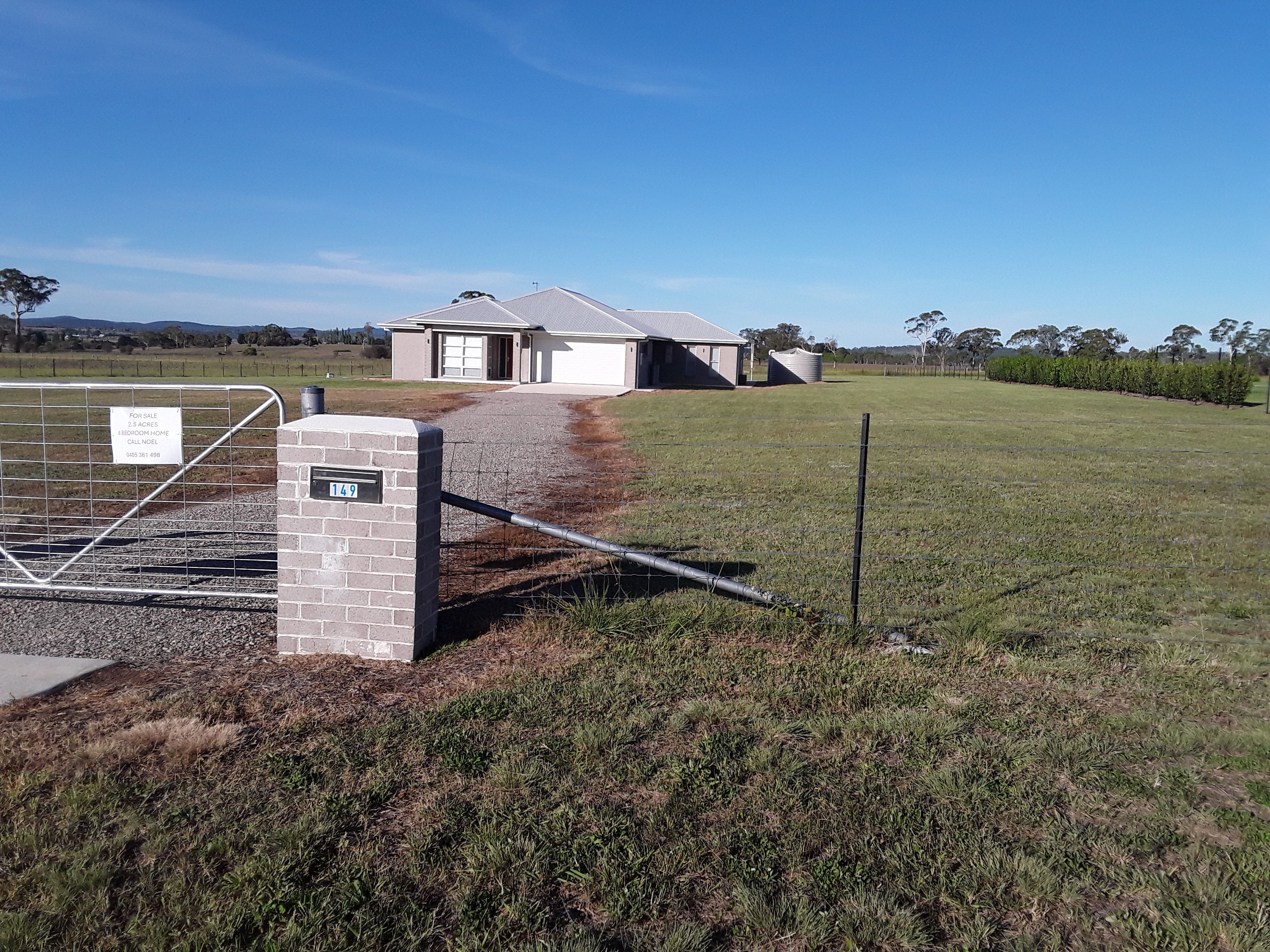 This immaculate brick new build 4 bedroom home showcases impressive rural views.