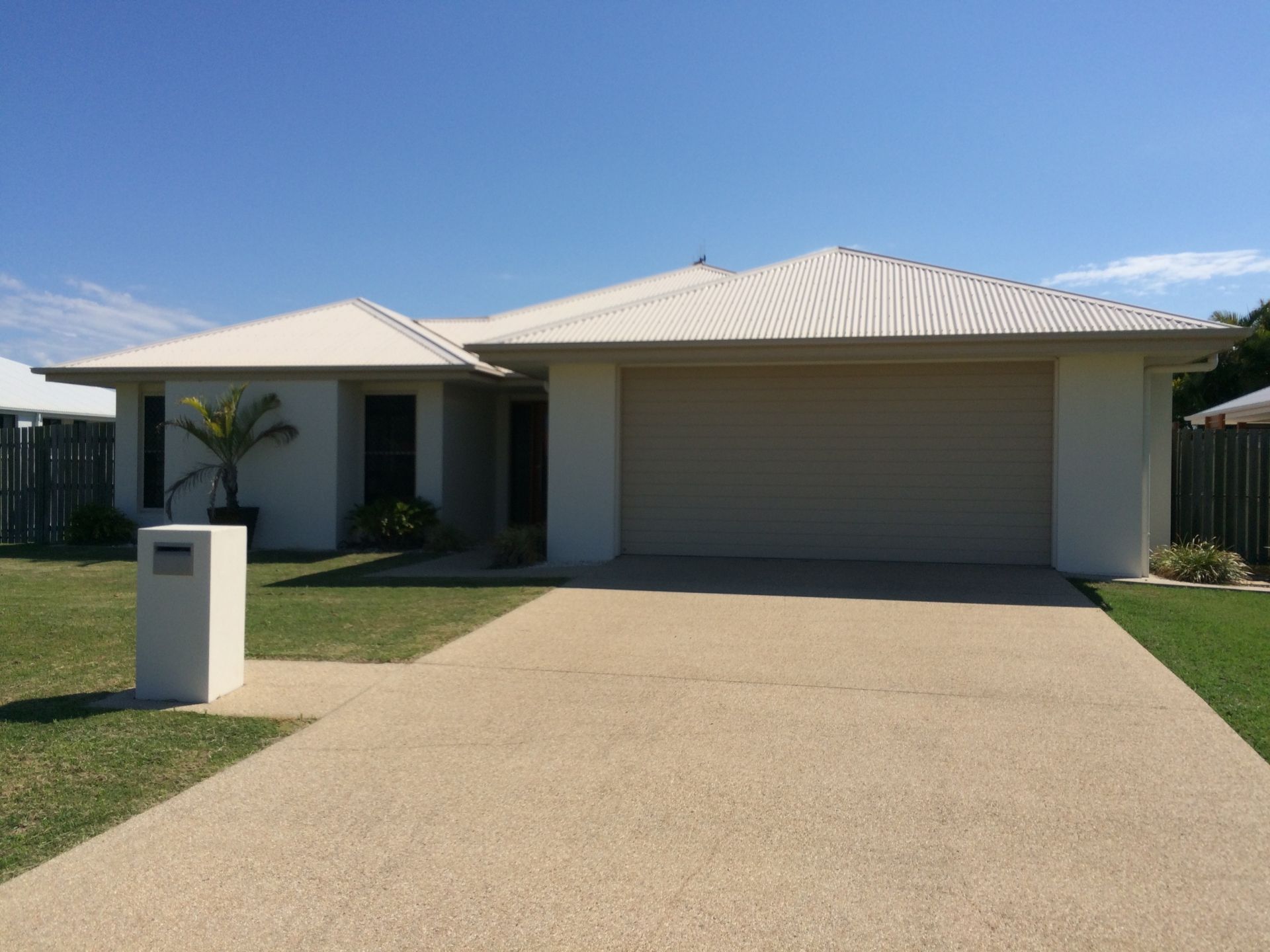 5 minute stroll to Bargara's beautiful Neilson Beach!
